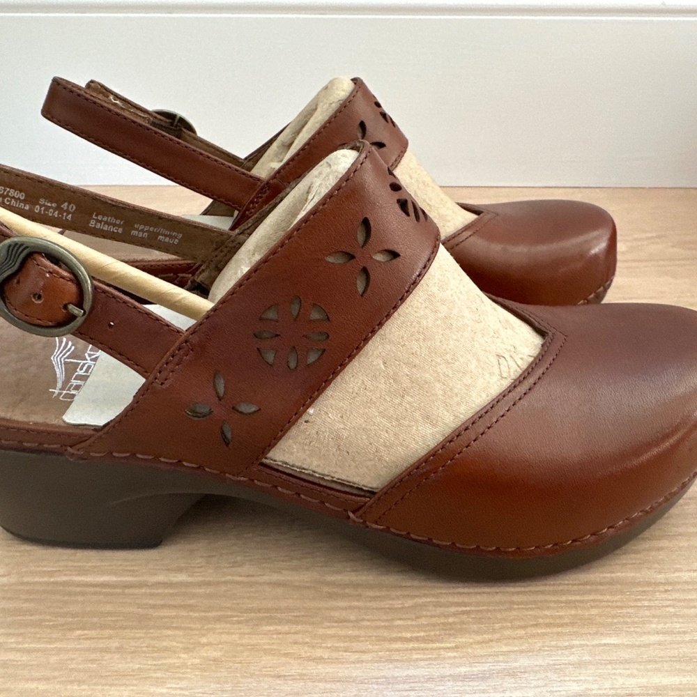Dansko Trista Full Grain Clogs- Cognac- size 40- New w/ Box